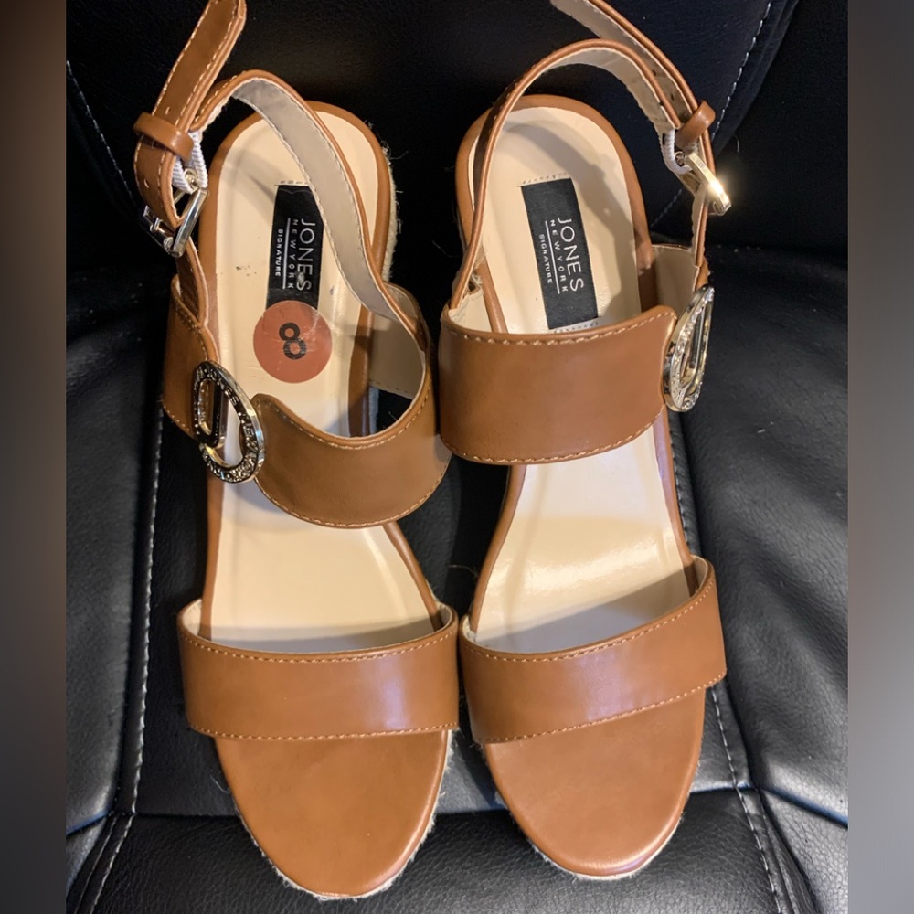 Jones New York Isotta Brown wedge Sandal Sz 8